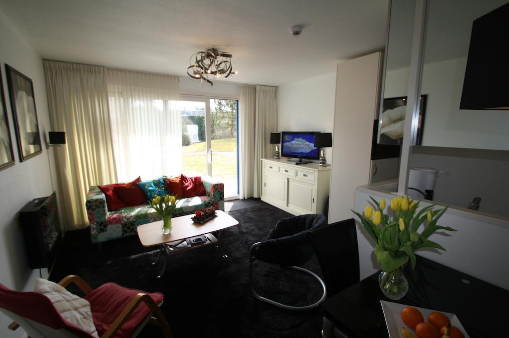 Luxe Appartement Zeeduin: Beachfront Resort with Private Terrace Hollum  Exterior photo